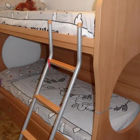 Fuer 2 Personenund 4 Tatil Evi